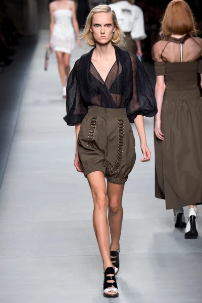 Look 29